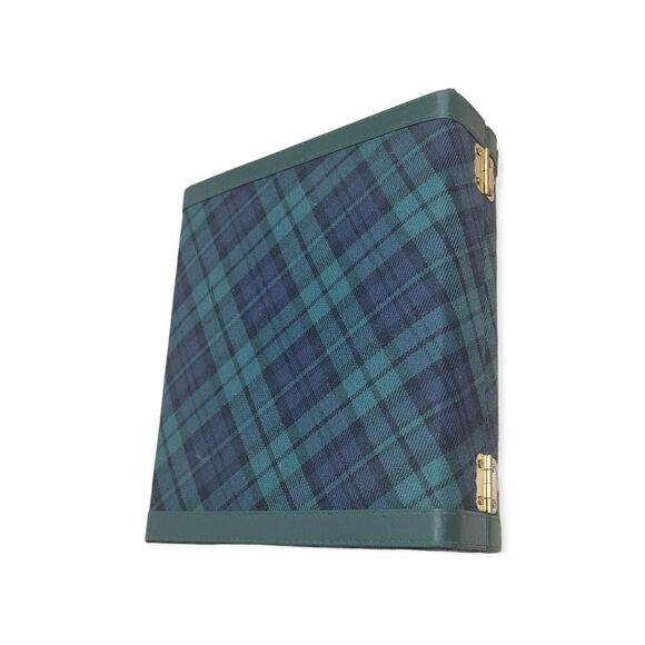 Latching poker set box in green and blue plaid - Picture 3 of 4